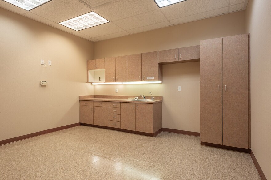 More Photos Of 2980 S Jones Blvd, Las Vegas Medical For Lease