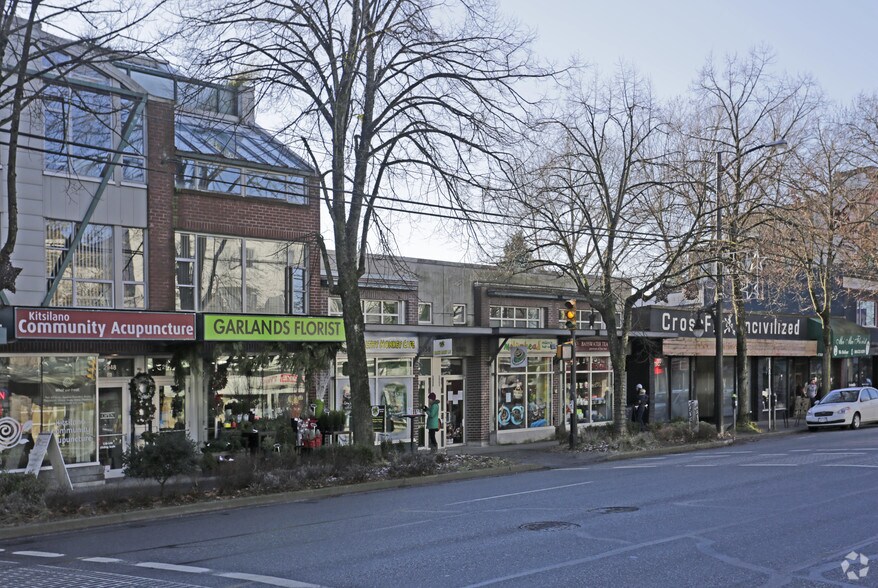More Photos Of 2958 W Broadway, Vancouver Service Station For Sale