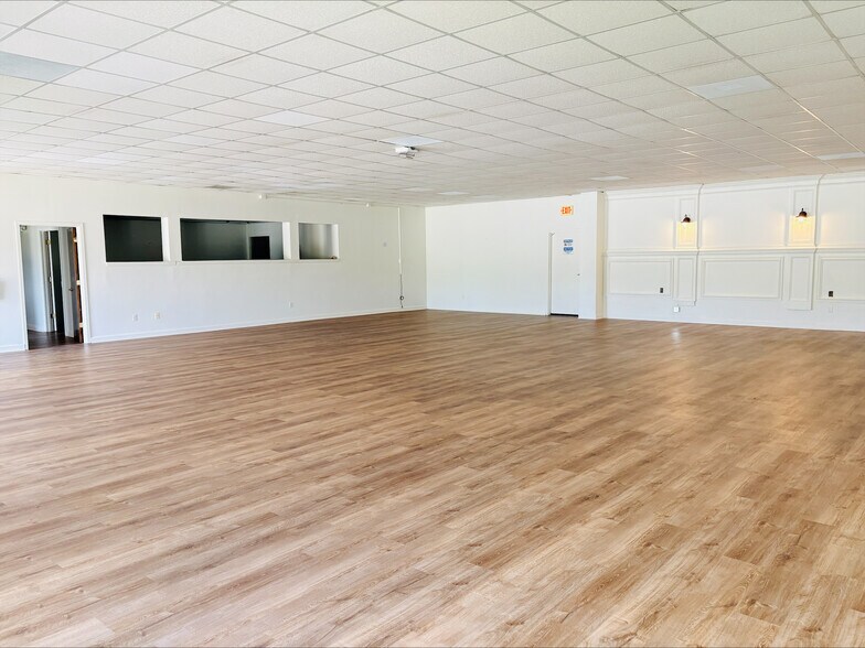 More Photos Of 1410 Highway 9 E, Longs Warehouse For Lease