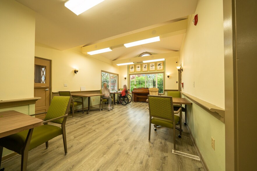 More Photos Of 800 NW 25th Ave, Portland Assisted Living For Sale