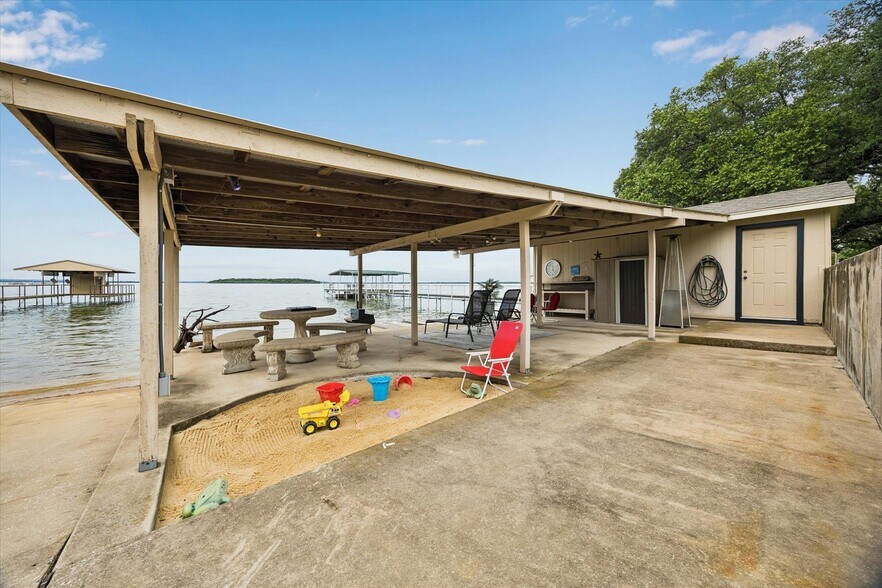 More Photos Of 1704 County Road 128, Burnet Specialty For Sale