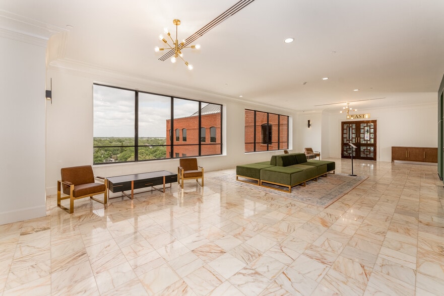 More Photos Of 1800 2nd St, Sarasota Office Residential For Lease