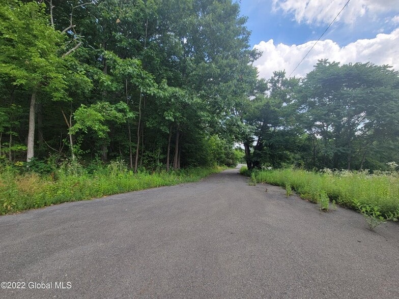 More Photos Of 9071 US Route 9W, Athens Hotel For Sale