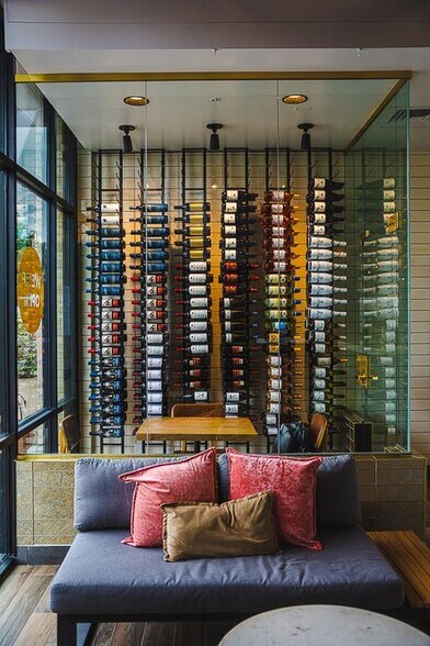 More Photos Of 2668 Gateway Rd, Carlsbad Restaurant For Lease