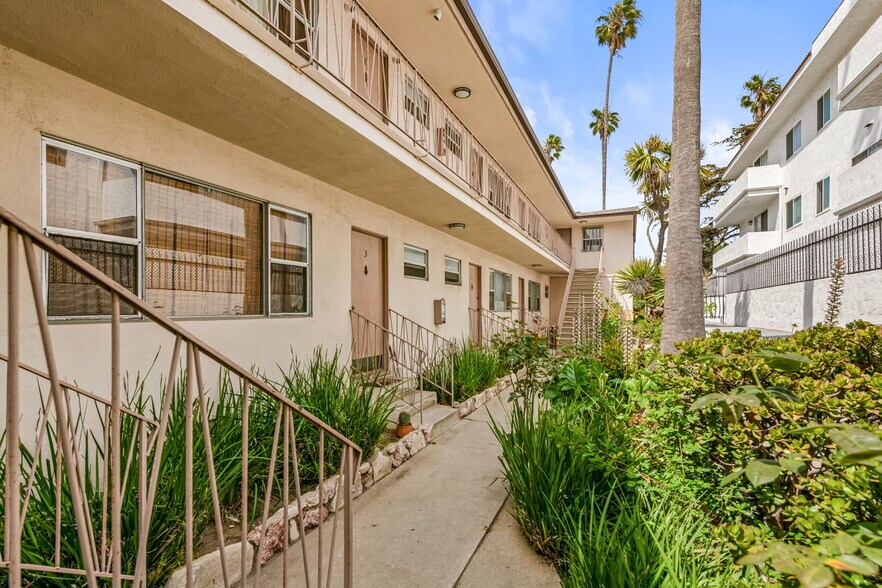 More Photos Of 1050 12th St, Santa Monica Apartments For Sale