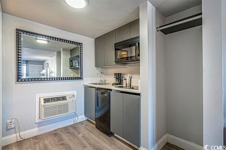 More Photos Of 2711 S Ocean Blvd, Myrtle Beach Hotel For Sale