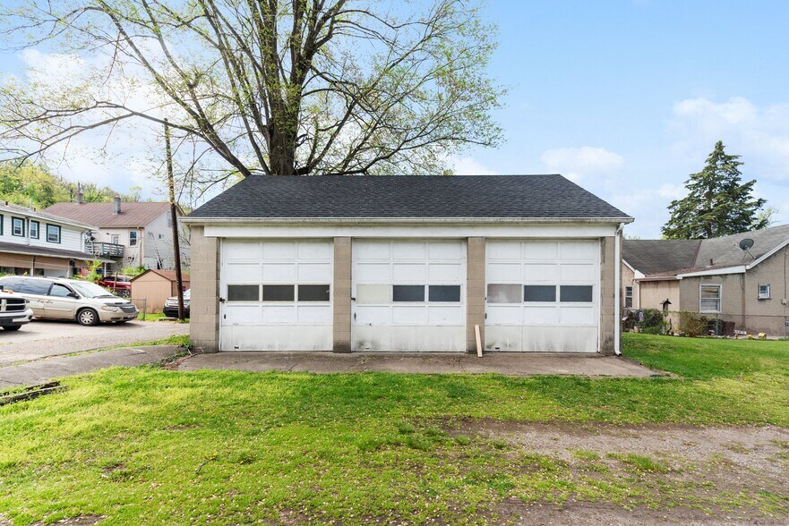 More Photos Of 203 Benson St, Reading Flex For Sale