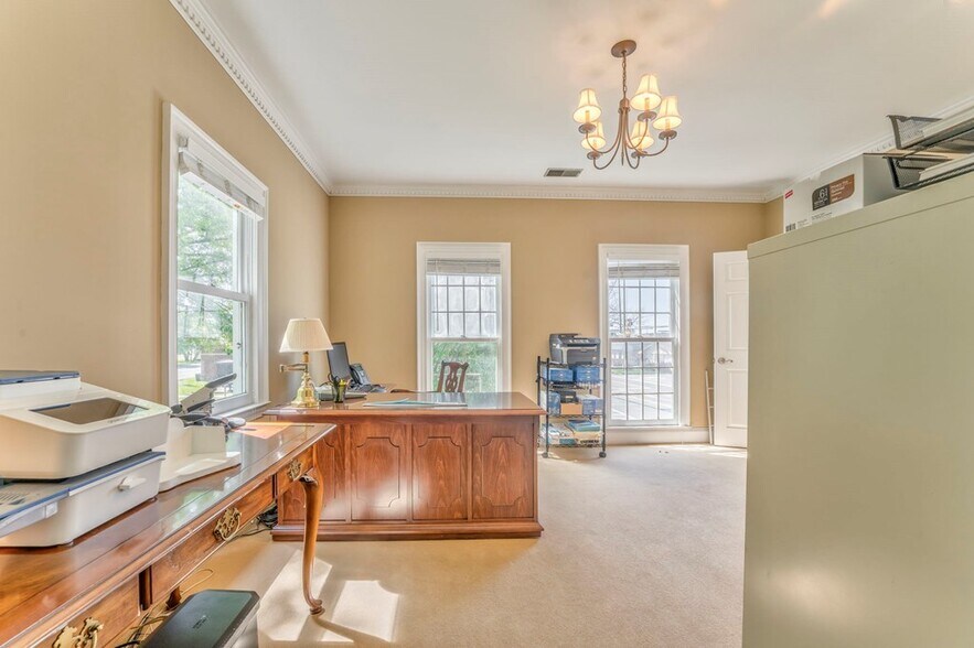 More Photos Of 417 Court St, Calhoun Office For Sale