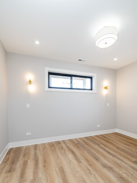 More Photos Of 2941 W Wilcox St, Chicago Apartments For Sale