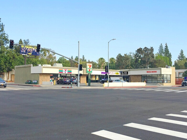 Primary Photo Of 20861-20871 Lassen St, Chatsworth Restaurant For Lease