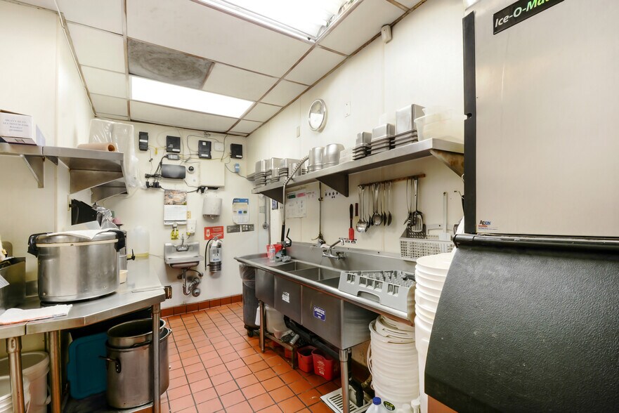 More Photos Of 142 N Mountain Ave, Ontario Restaurant For Sale