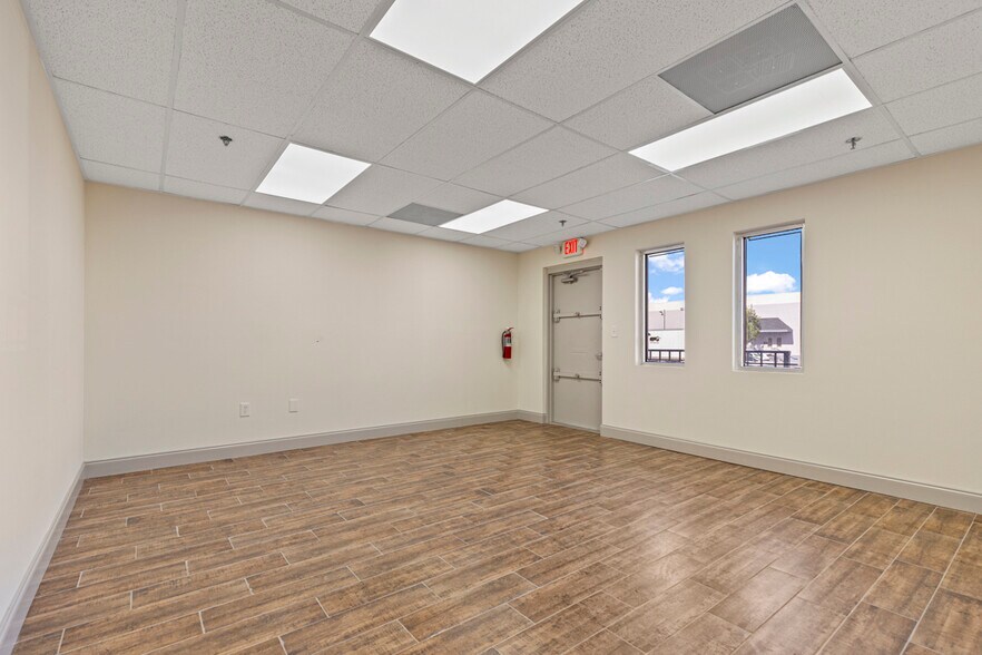 More Photos Of 2101-2163 NW 79th Ave, Doral Warehouse For Lease