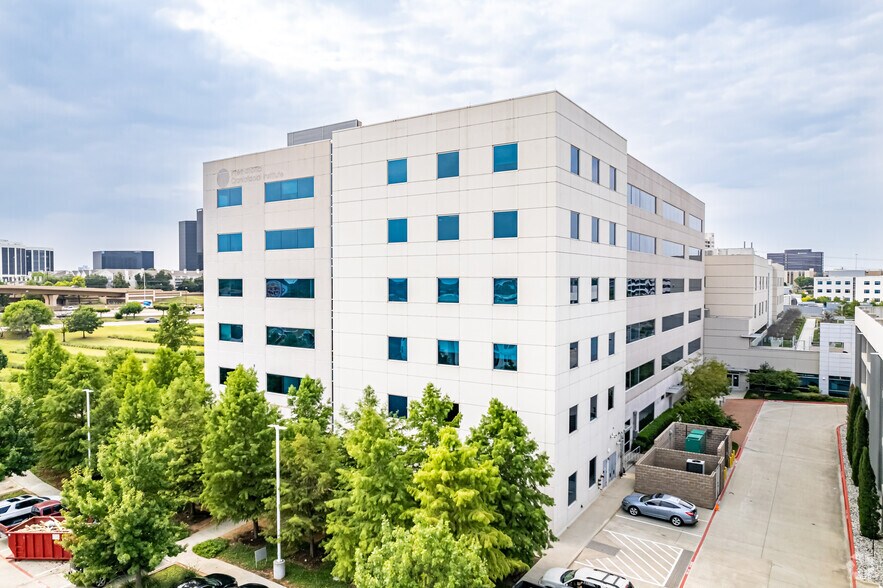 More Photos Of 11970 N Central Expy, Dallas Medical For Lease