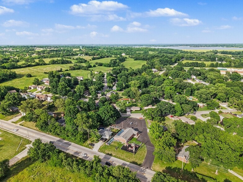 More Photos Of 303 N US Highway 169, Smithville Religious Facility For Sale