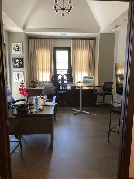 More Photos Of 1531 E Bradford Pky, Springfield Medical For Lease