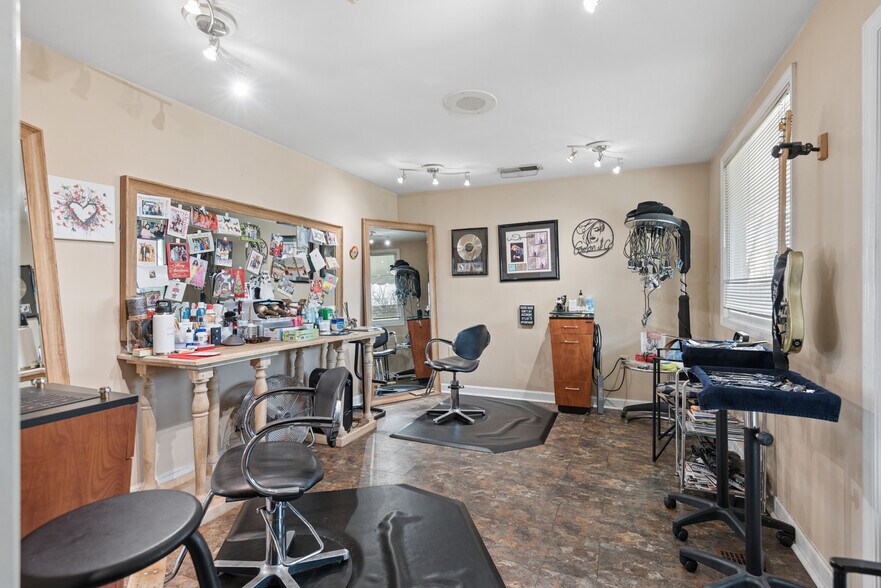 More Photos Of 2799 Bransford Ave, Nashville Office For Sale