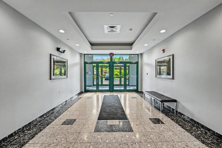 More Photos Of 72 Glenmaura National Blvd, Moosic Office For Lease