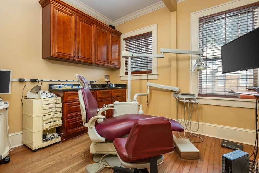 More Photos Of 1624 NE Piedmont Ave, Atlanta Medical For Sale