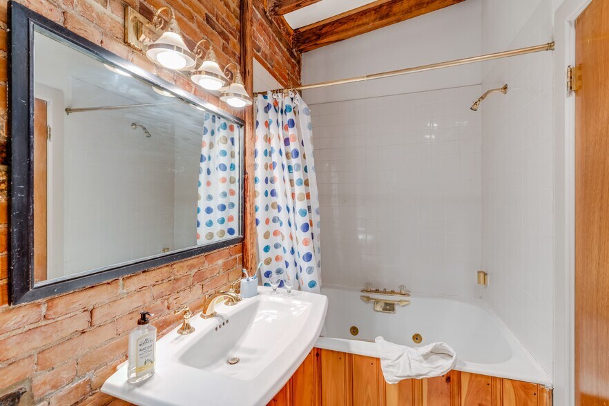 More Photos Of 115 Chestnut St, Philadelphia Office For Lease