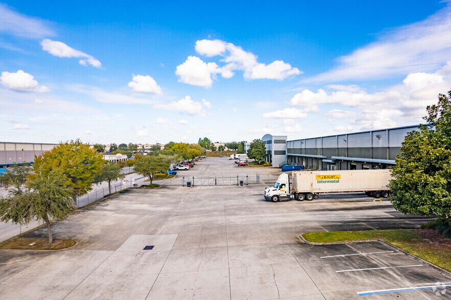 More Photos Of 245 Deen Still Rd, Davenport Warehouse For Lease