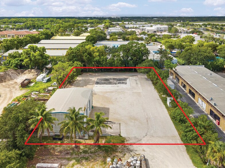 More Photos Of 3596 Prospect Ave, Naples Warehouse For Lease