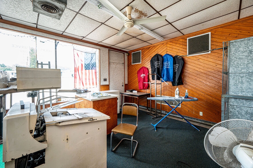 More Photos Of 508 New Alexandria Rd, Greensburg General Retail For Sale