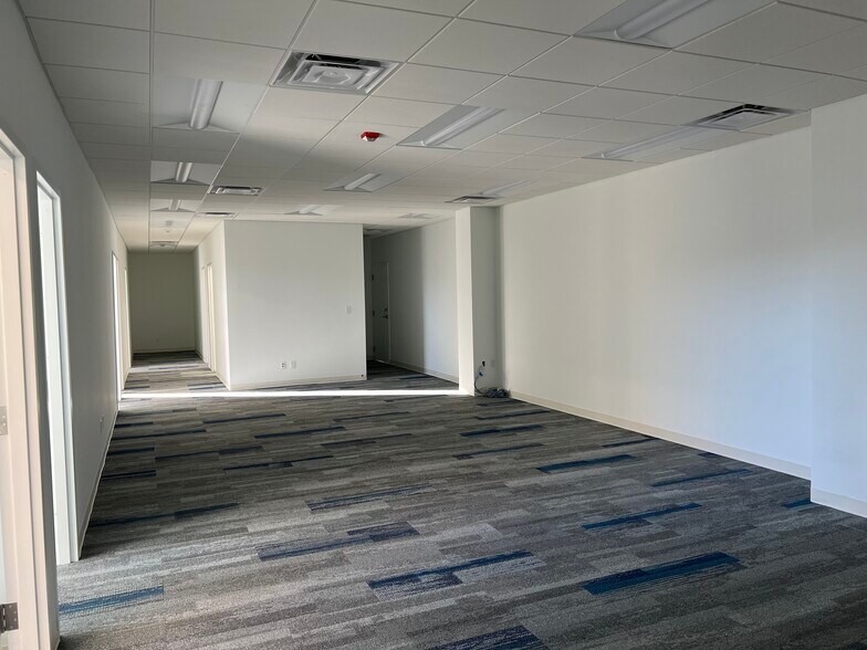 More Photos Of 5405 Diplomat Cir, Orlando Loft Creative Space For Lease