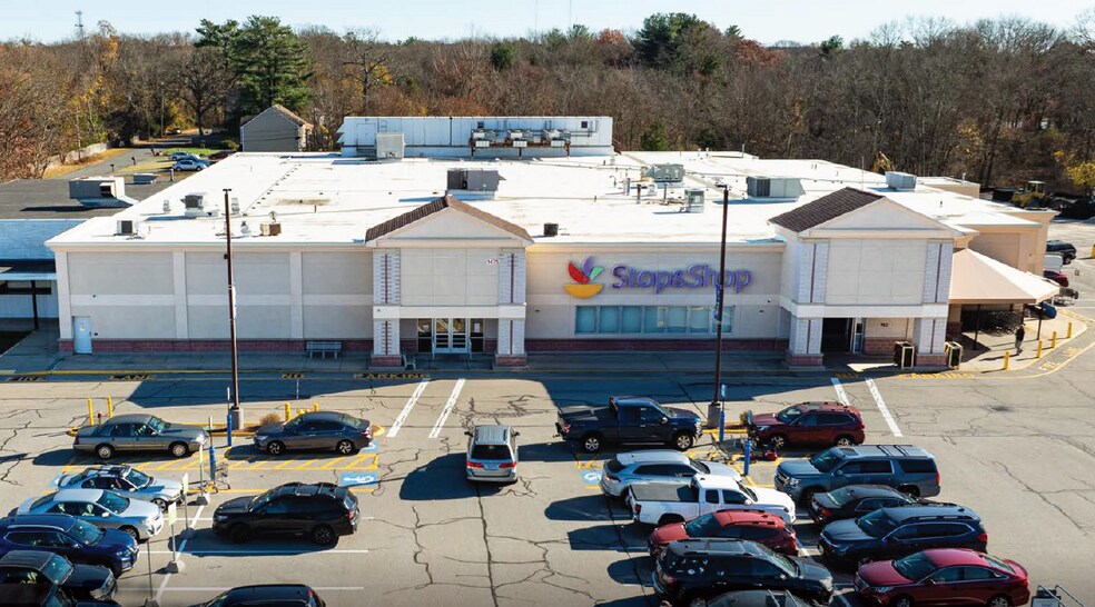 More Photos Of 1475 Newman Ave, Seekonk Supermarket For Sale