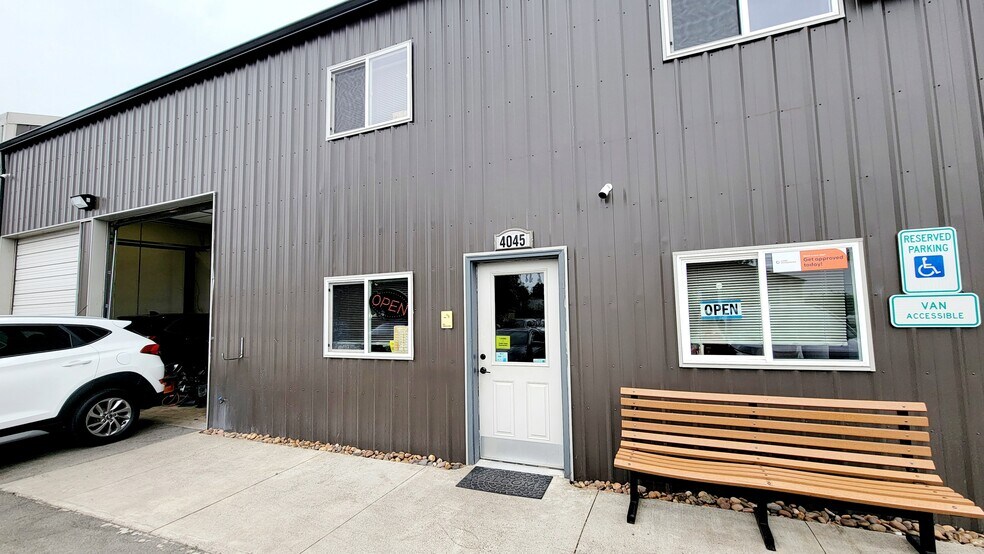 More Photos Of 4045 State St, Salem Auto Dealership For Sale