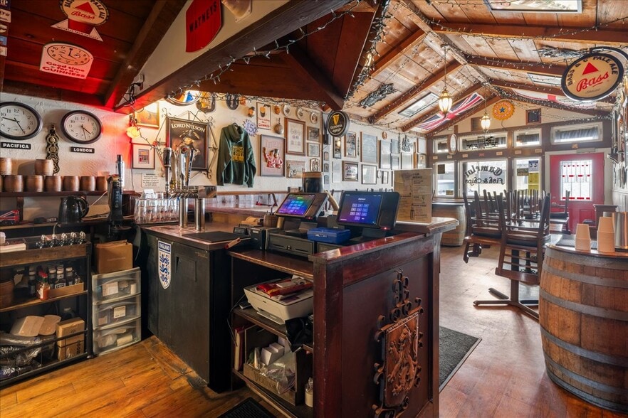 More Photos Of 70 - 74 Manor Drive w, Pacifica Storefront For Sale