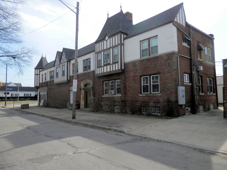 More Photos Of 4172-4178 Rocky River Dr, Cleveland General Retail For Sale