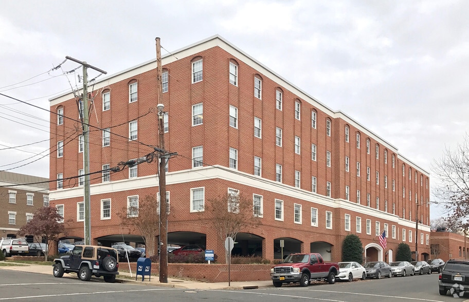 More Photos Of 300 N Lee St, Alexandria Office For Lease