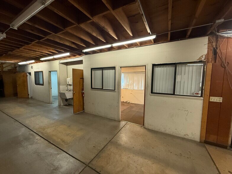 More Photos Of 1038 Petaluma Hill Rd, Santa Rosa Freestanding For Lease