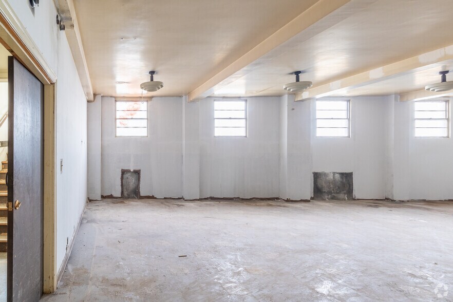 More Photos Of 31 N 4th Ave, Yakima Unknown For Sale