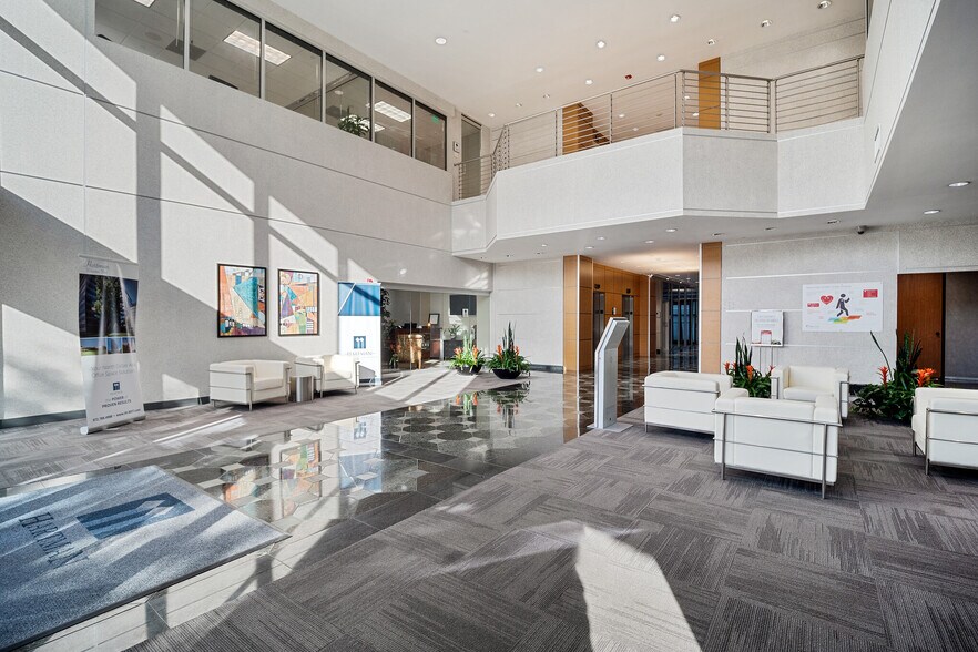 More Photos Of 8111 Lyndon B Johnson Fwy, Dallas Office For Lease