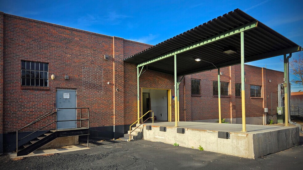 More Photos Of 150 Rio Grande Blvd, Denver Warehouse For Sale