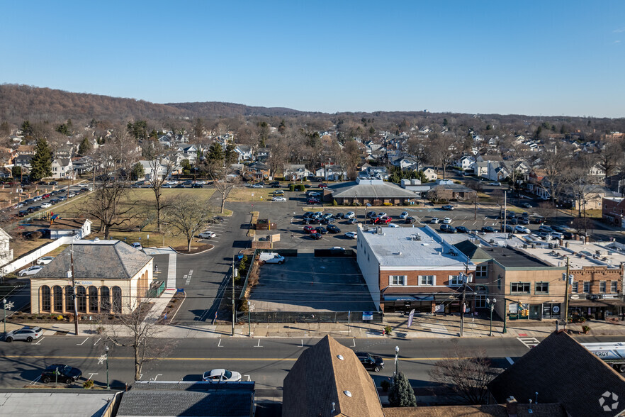 Primary Photo Of 365 Park Ave, Scotch Plains Office Residential For Lease