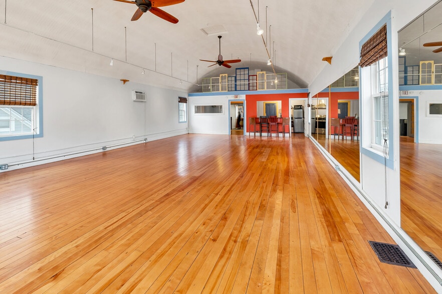 More Photos Of 141 Main St, Alton Storefront Retail Residential For Sale