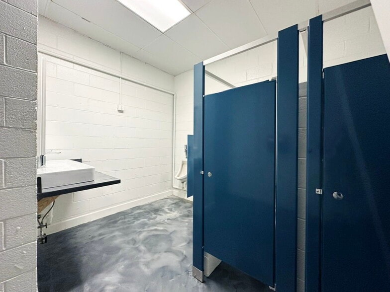 More Photos Of 227 E Mercury Blvd, Hampton General Retail For Sale