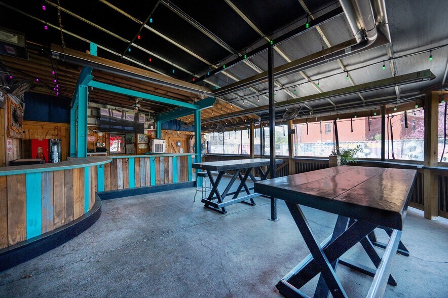 More Photos Of 3248 Blackwood Dr, Nashville Bar For Sale