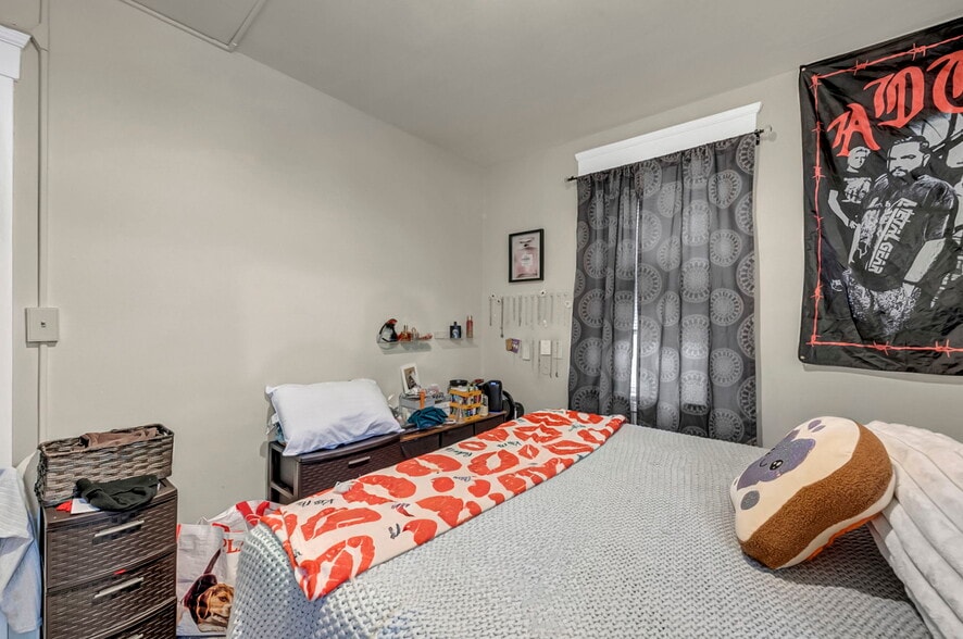 More Photos Of 4435 State Rd, Cleveland Storefront Retail Residential For Sale