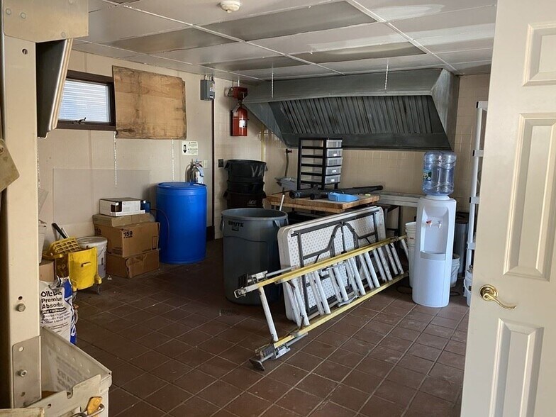 More Photos Of 1074 Washington St, Attleboro Storefront Retail Residential For Sale