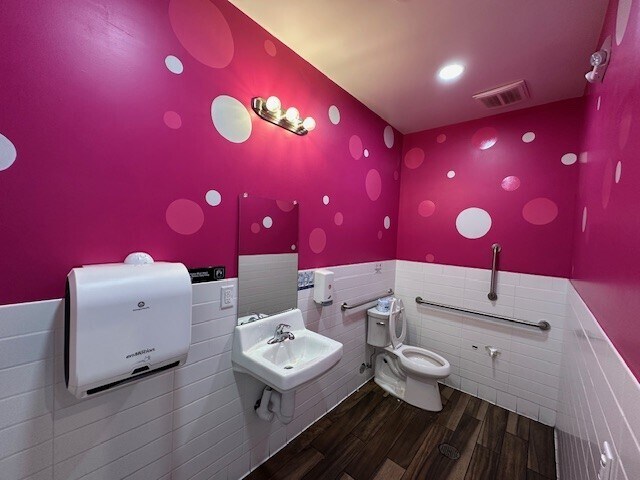 More Photos Of 6130 Firestone Blvd, Firestone Freestanding For Lease