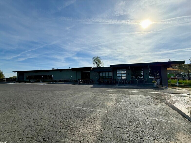 More Photos Of 100 SW Division St, Bend Storefront For Lease