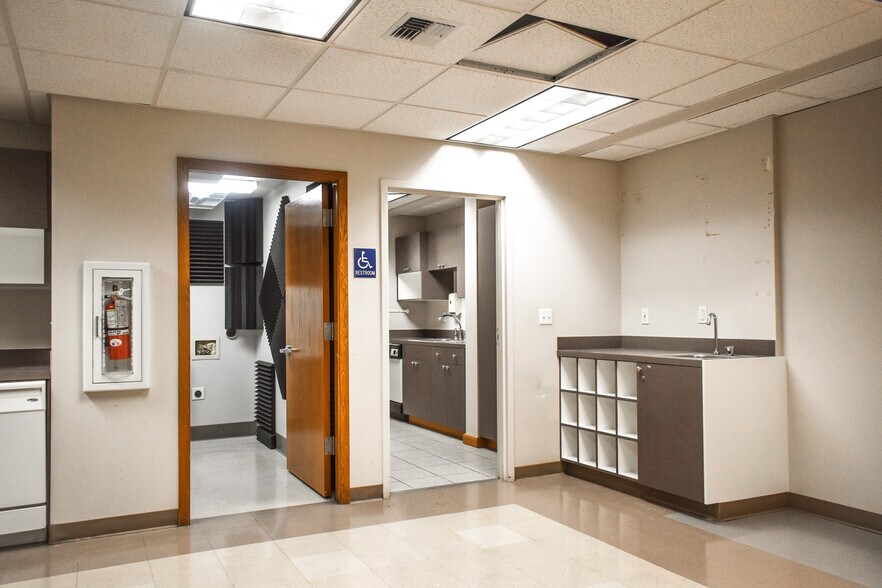 More Photos Of 1110 N Center Pky, Kennewick Office For Lease