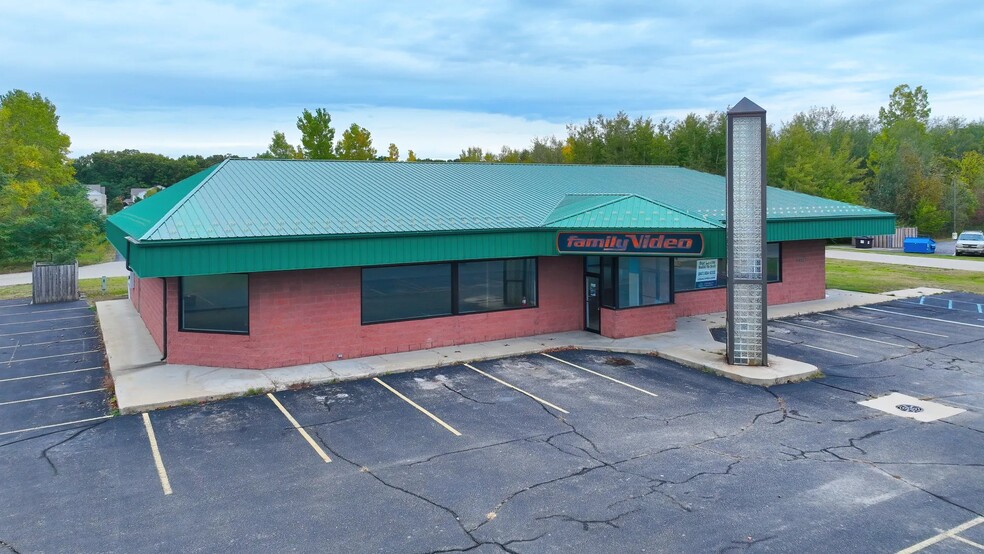 Primary Photo Of 2472 E Apple Ave, Muskegon General Retail For Lease