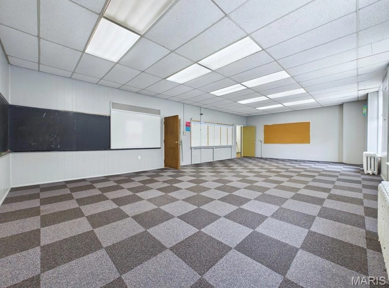 More Photos Of 2009 Seminary Rd, Alton Schools For Sale
