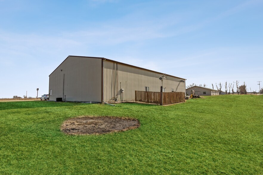 More Photos Of 2326 N Main St, Osceola Auto Repair For Sale