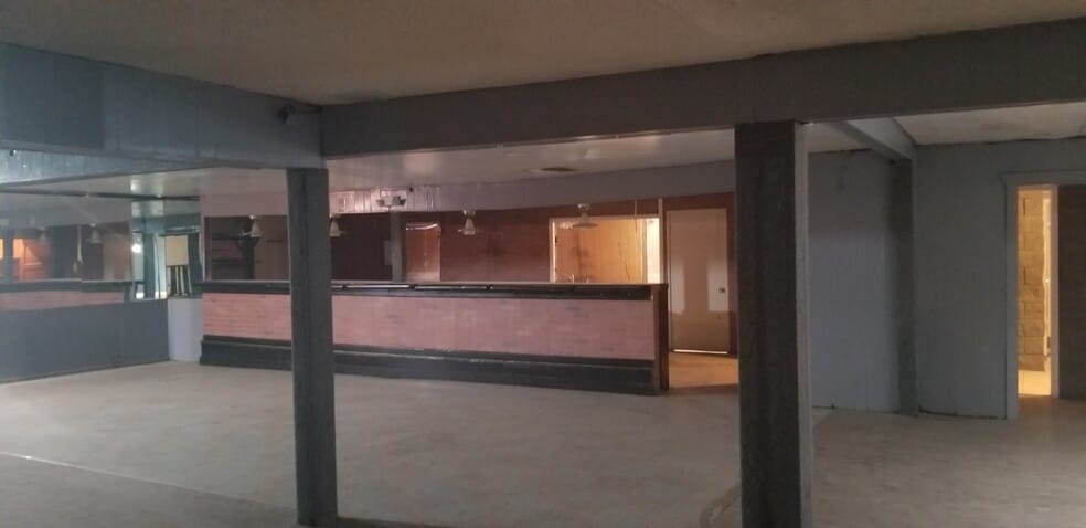 More Photos Of 2435 S K St, Tulare Bar For Sale