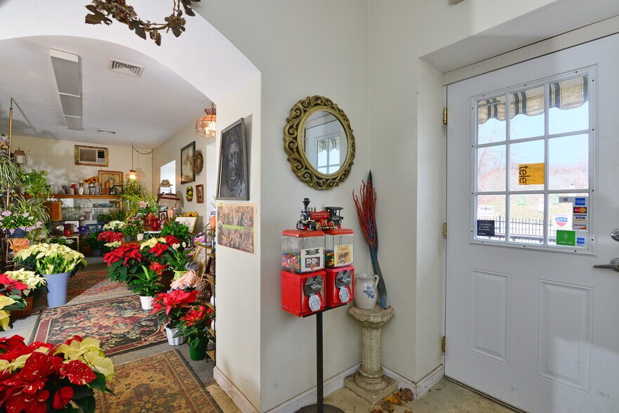 More Photos Of 9 Main St, Southbridge Freestanding For Sale